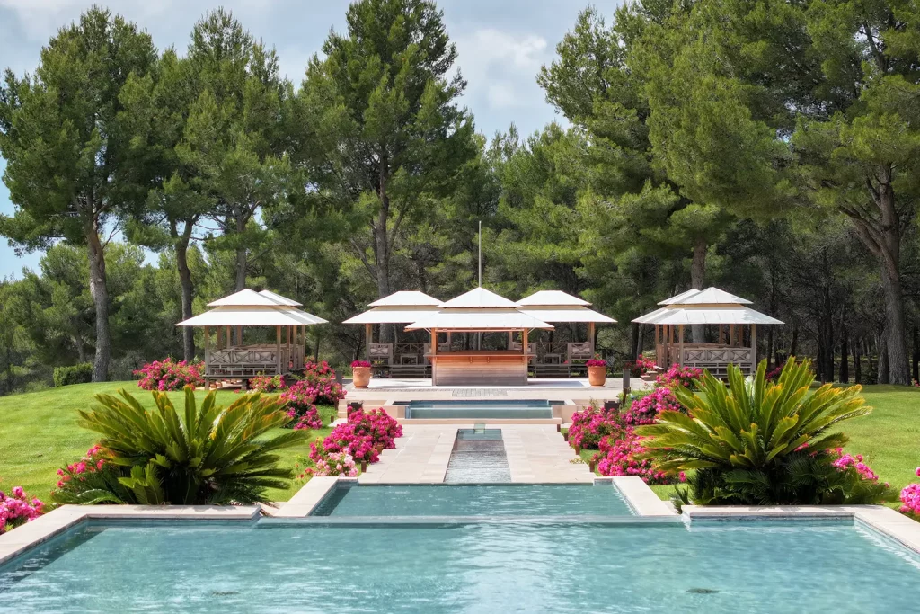 HÔTEL & SPA DU CASTELLET Hôtel *****, Restaurants & Spa