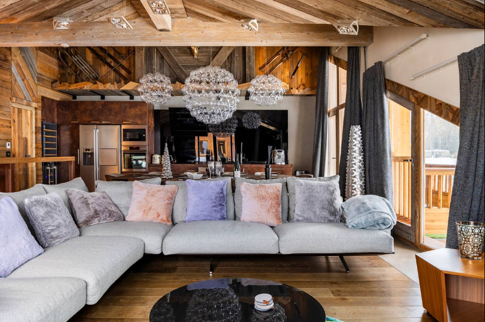 CAP CRYSTAL LODGE