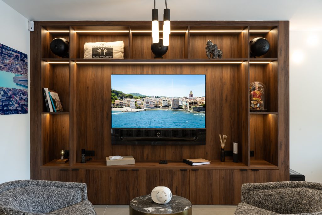 LUCAS HOME CONNECT