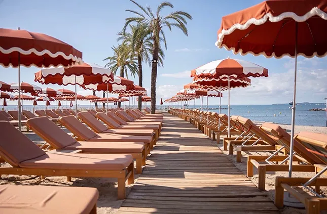 LES PLAGES INCONTOURNABLES DE SAINT-TROPEZ À MONACO