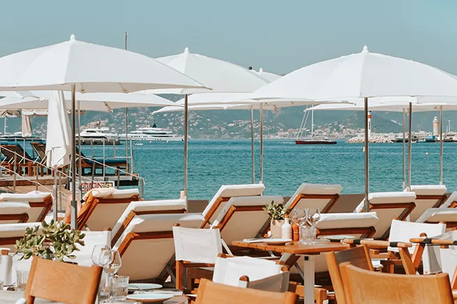 LES PLAGES INCONTOURNABLES DE SAINT-TROPEZ À MONACO